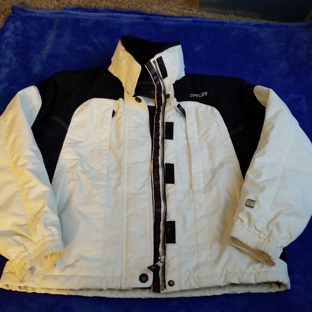 Spyder Jacket in very good used condition. White and Black Size 6